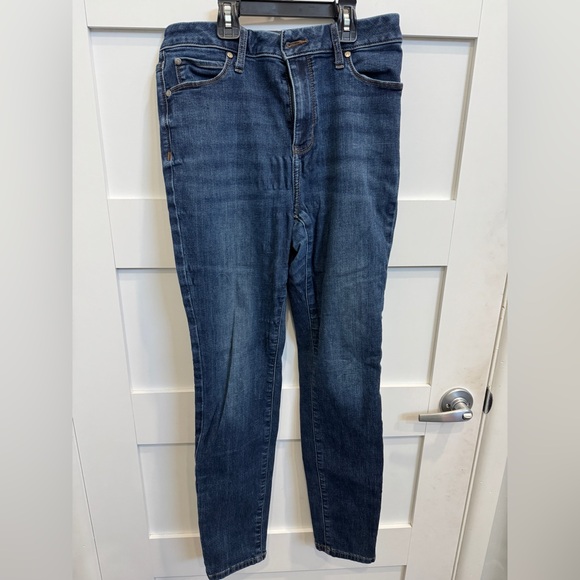 Vera Wang Dark wash Blue Skinny Jeans size 6 - Picture 1 of 9